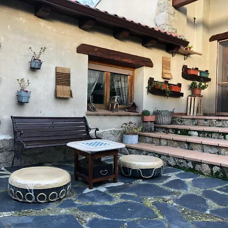 Guest house Pension Trescasas 3*