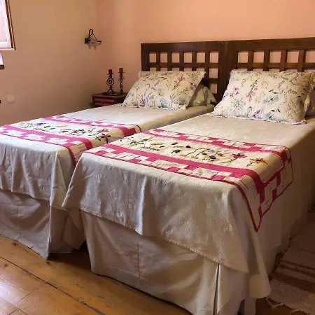 بيت ضيافة Pension Trescasas *